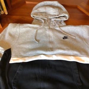 Men’s Nike sweatshirt shirt size large.